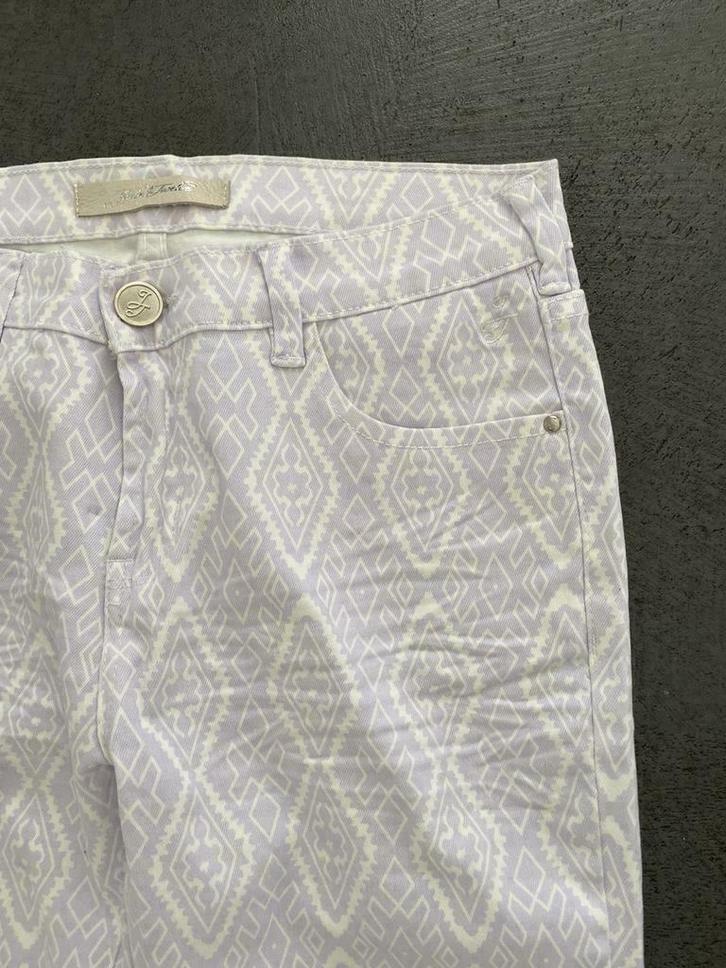 F770 Nieuw: jeans Jade Twelve maat W27=XS=34 broek lila+wit, Kleding | Dames, Spijkerbroeken en Jeans, Nieuw, W27 (confectie 34) of kleiner