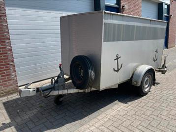 Oosterwijk JO1000 geremd en gesloten mét aluminium opbouw beschikbaar voor biedingen