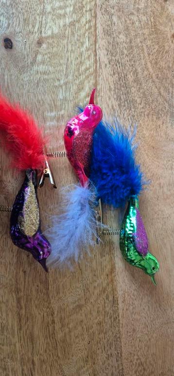 Kerst glazen vogeltjes gekleurd beschikbaar voor biedingen