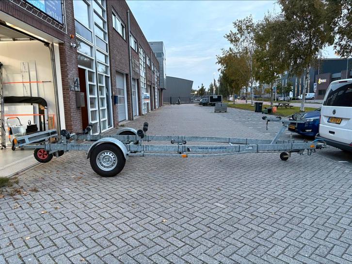 Nette Kalf boottrailer 2000KG sloeptrailer trailer, Watersport en Boten, Boottrailers, Zo goed als nieuw, 1500 tot 3000 kg, 6 tot 9 meter
