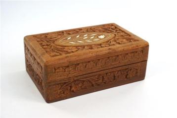 Vintage houten doosje bewerkt beschikbaar voor biedingen