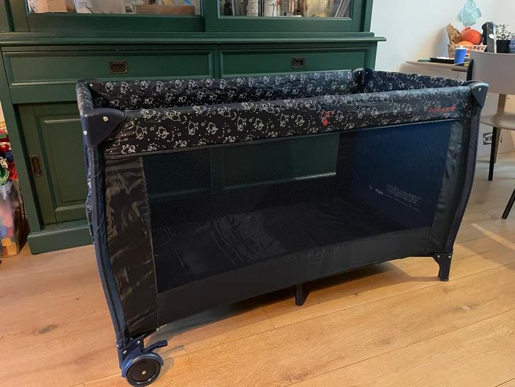 Campingbedje Prenatal + Extra Matras, Kinderen en Baby's, Boxen, Zo goed als nieuw, Rechthoekig, Wieltjes, Ophalen