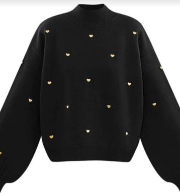 Zwarte trui met gouden hartjes beschikbaar voor biedingen