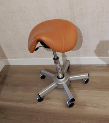 Orginele Flexchair zadelzit in leder uitvoering kleur cognac beschikbaar voor biedingen