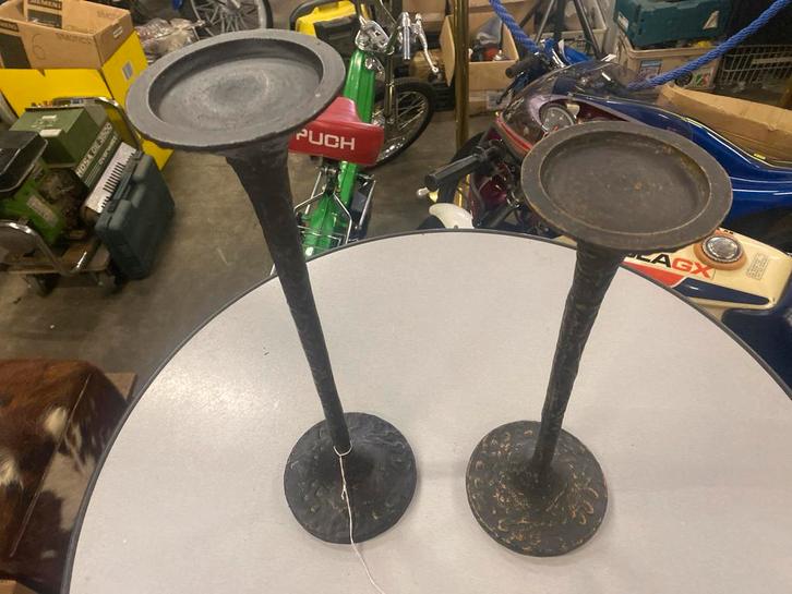 Set van 2 kandelaars - By Mooss, Huis en Inrichting, Woonaccessoires | Kandelaars en Kaarsen, Gebruikt, Kandelaar, 50 tot 75 cm