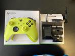 Xbox Series Controller + Hori Solo Charge Station, Ophalen, Zo goed als nieuw, 500 GB, Met 1 controller