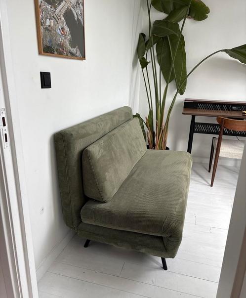 Kahlo Large Sofa Bed – Pale Green Corduroy (Made . com), Huis en Inrichting, Banken | Bankstellen, Gebruikt, Tweepersoons, 150 tot 200 cm