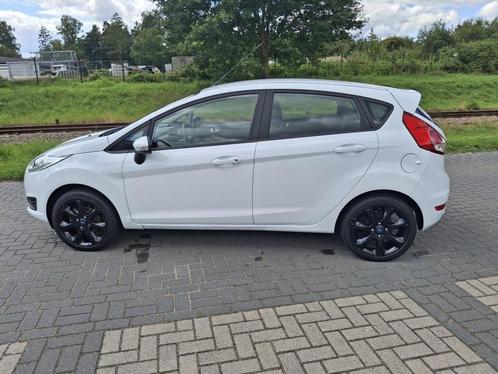 Ford Fiësta 1.25 44KW 5DR 2017 Wit, Auto's, Ford, Particulier, Fiësta, ABS, Airbags, Airconditioning, Bluetooth, Centrale vergrendeling