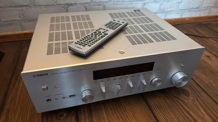 Yamaha R‑N500 Natural Sound Network Receiver, Audio, Tv en Foto, Versterkers en Receivers, Zo goed als nieuw, Stereo, 60 tot 120 watt