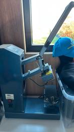 Drukpers voor mutsen en caps, Ophalen, Zo goed als nieuw