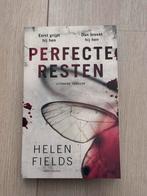 Perfecte Resten - Helen Fields (nieuw), Ophalen of Verzenden, Nieuw, Nederland