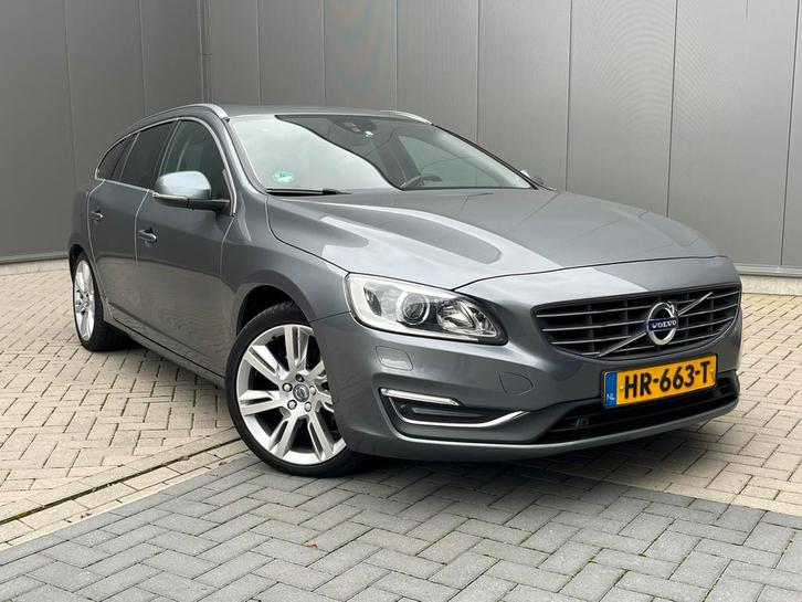 Volvo V60 D3 150pk Geartronic 2015 Grijs, Auto's, Volvo, Particulier, Achteruitrijcamera, Airbags, Airconditioning, Bluetooth