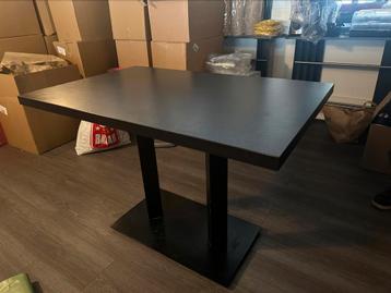 6x eettafel zwart met houtnerf 110x70x76 beschikbaar voor biedingen