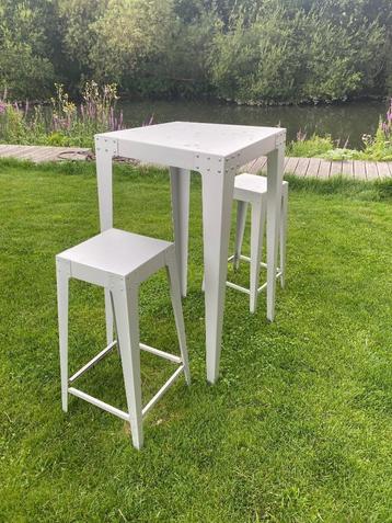 Piet Hein Eek tafel, sta tafel, bartafel, krukken  beschikbaar voor biedingen