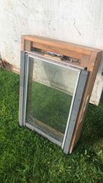 Velux dakraam kantelraam 55x78 incl gootpakket ggl102, Doe-het-zelf en Verbouw, Glas en Ramen, Ophalen, Gebruikt, Minder dan 80 cm