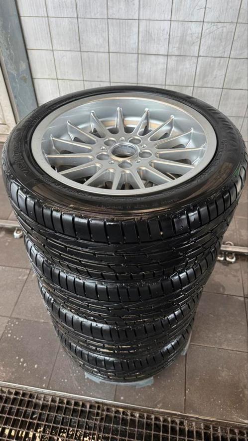 BMW Style 32 17 inch orgineel breedte set zo goed als nieuw, Auto-onderdelen, Banden en Velgen, Banden en Velgen, Zomerbanden