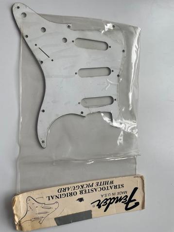 Fender Slagplaat Stratocaster & tremolo cover beschikbaar voor biedingen