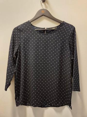 Shirtje met stipjes, 3/4 mouw, ronde hals en ritsje maat 38 beschikbaar voor biedingen