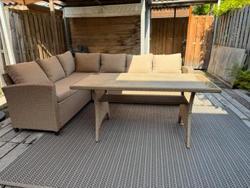 Loungeset beschikbaar voor biedingen