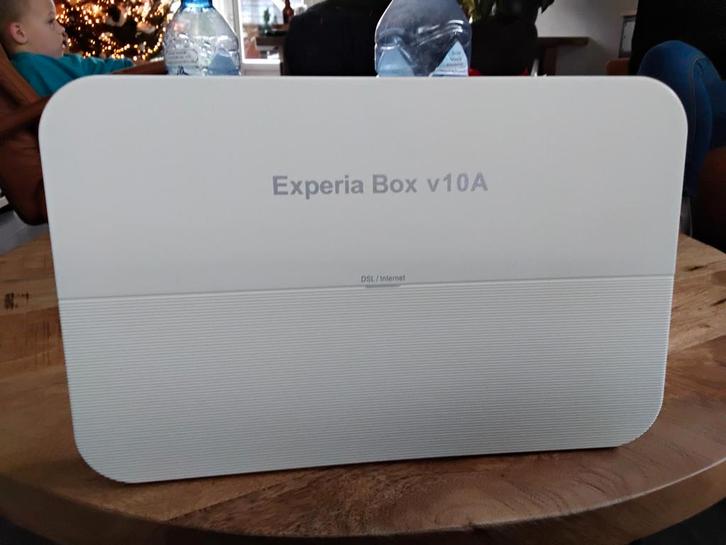 Experiabox V10a - Router met Modem, Computers en Software, Routers en Modems, Gebruikt, Router met modem, Ophalen of Verzenden