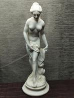 Het beeldje van de godin van de liefde kwam uit de badkamer, Verzamelen, Beelden en Beeldjes, Ophalen of Verzenden, Zo goed als nieuw