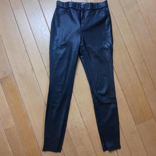 Zara Trafaluc legging broek zwart PU maat M, Kleding | Dames, Broeken en Pantalons, Zo goed als nieuw, Maat 38/40 (M), Zwart, Lang