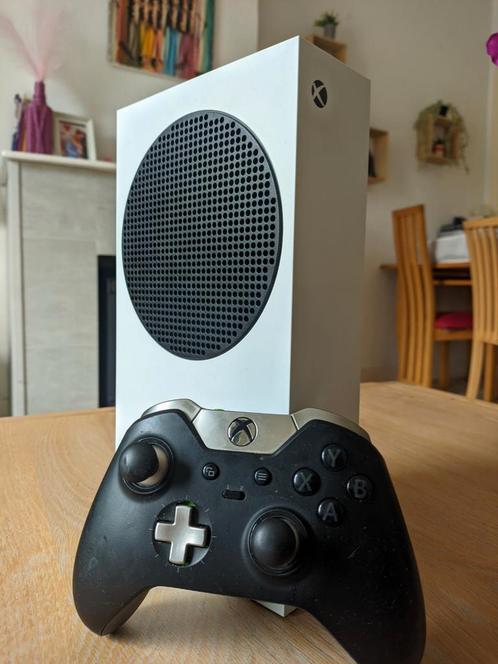 Xbox series S white 500Gb + Elite controller, Spelcomputers en Games, Games | Xbox Series X en S, Zo goed als nieuw, Ophalen of Verzenden