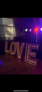 Te huur love letters, Hobby en Vrije tijd, Feestartikelen | Verhuur, Ophalen, Zo goed als nieuw, Geboorte of Huwelijk