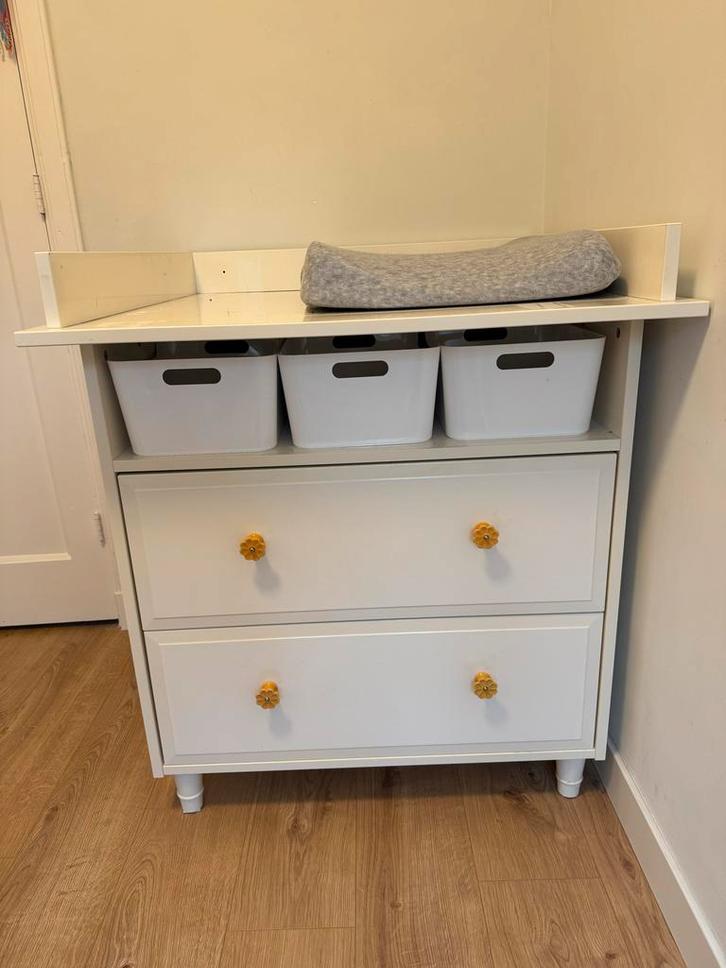 Ikea Commode met lade - Handig voor babykamer, Kinderen en Baby's, Kinderkamer | Commodes en Kasten, Gebruikt, Commode, 90 tot 105 cm