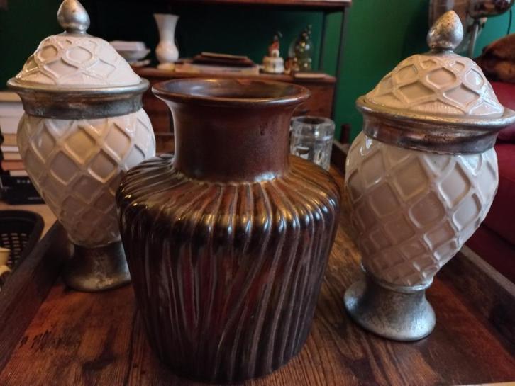 Vintage twee witte vazen met deksel*bloemvaas, Huis en Inrichting, Woonaccessoires | Vazen, Gebruikt, Overige kleuren, Minder dan 50 cm