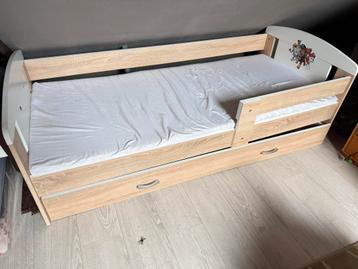 Kinderbed , GRATIS af te halen beschikbaar voor biedingen