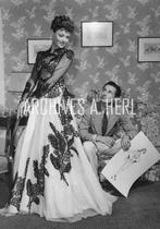 Gene Tierney Designer Oleg Cassini portrait photograph, Verzenden, Nieuw, Film, Foto of Kaart
