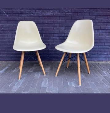 Set van 4 Beige Kunststof Eetkamerstoelen beschikbaar voor biedingen