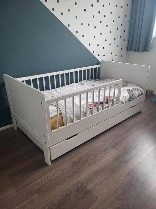 Peuterbed Petite Amelie, Kinderen en Baby's, Kinderkamer | Bedden, Gebruikt, 140 tot 160 cm, 70 tot 85 cm, Matras, Ophalen