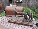 Te koop Antieke naaimachine met toebehoren, Ophalen