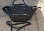Zwarte lederen tas met schouderband, Ophalen of Verzenden, Zo goed als nieuw, Zwart