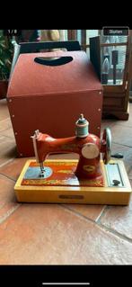 Kinder naaimachine USSR, Antiek en Kunst, Antiek | Naaimachines, Ophalen of Verzenden