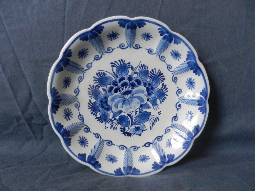 Blauwwit bord met bloemdecor Porceleyne Fles Delft d 18,8 cm, Antiek en Kunst, Ophalen of Verzenden