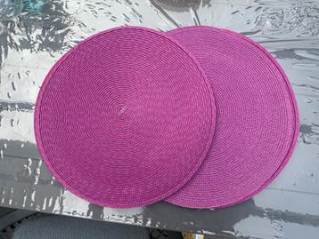 Set van 8 Ronde Rieten Onderleggers – Fuchsia beschikbaar voor biedingen