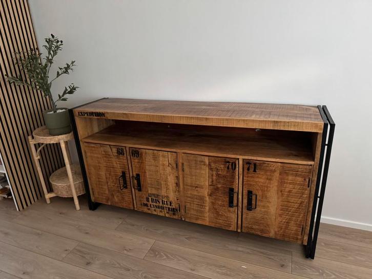 Industriële mango houten kast / TV-meubel, Huis en Inrichting, Kasten | Dressoirs, Gebruikt, 150 tot 200 cm, 25 tot 50 cm, Met deur(en)