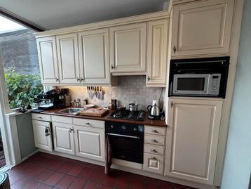 Complete Keuken met inbouwspullen.
