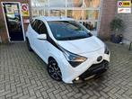 Toyota Aygo 1.0 VVT-i X-PLAY AUTOMAAT|CARPLAY/CAMERA | TEAM/, Te koop, Geïmporteerd, Benzine, 4 stoelen