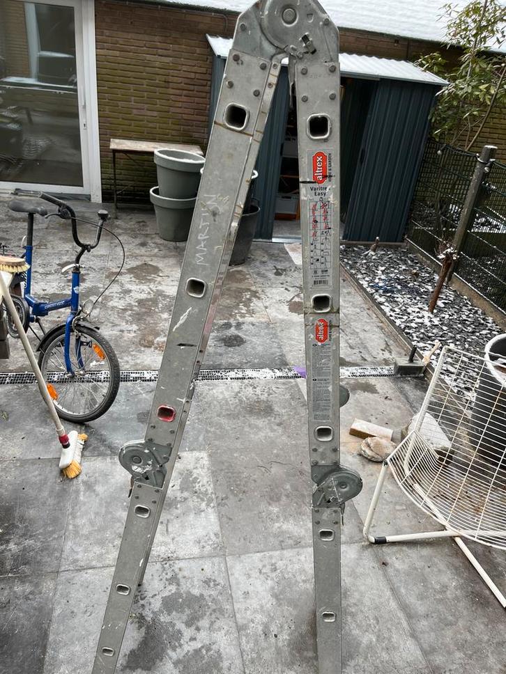 Altrex Varitrex Easy Line Trap - Opvouwbaar, Doe-het-zelf en Verbouw, Ladders en Trappen, Gebruikt, Trap, 2 tot 4 meter, Opvouwbaar of Inschuifbaar