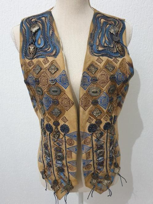 gilet van Legatte, Kleding | Dames, Bodywarmers, Zo goed als nieuw, Maat 38/40 (M), Beige, Ophalen of Verzenden