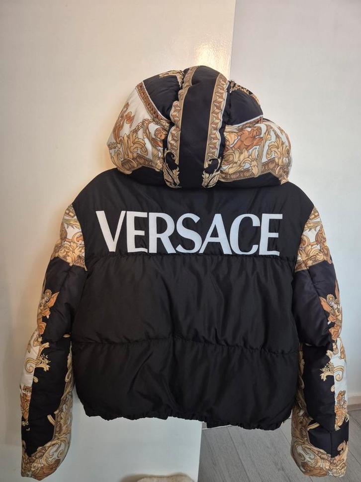 Versace Puffer Coat Maat 38, Kleding | Dames, Jassen | Winter, Zo goed als nieuw, Maat 38/40 (M), Zwart, Ophalen of Verzenden