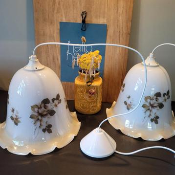 2 Opaline Hanglampen Bloem Design vintage  beschikbaar voor biedingen