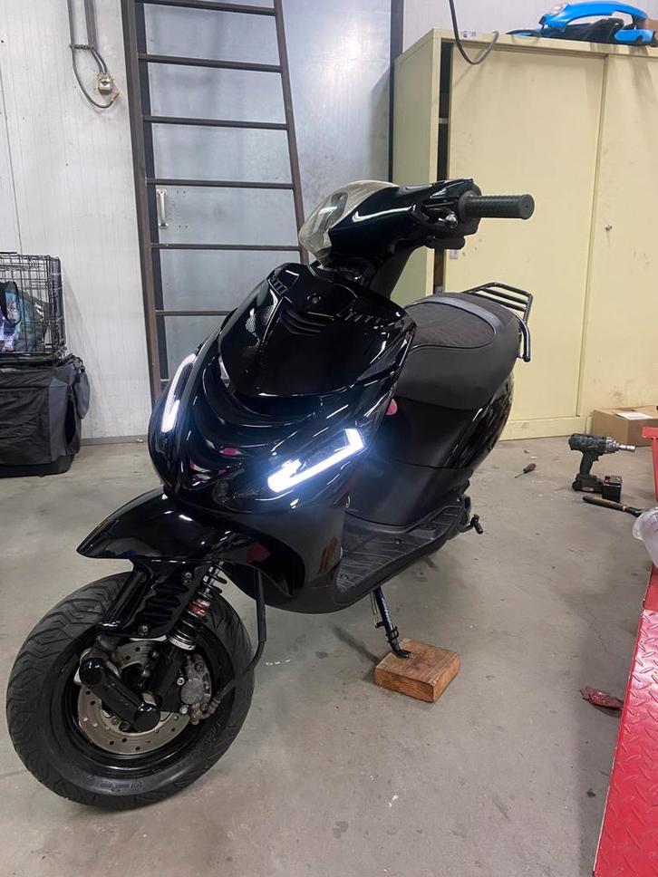 Zip 172, Fietsen en Brommers, Scooters | Piaggio, Zo goed als nieuw, Zip, Maximaal 45 km/u, Benzine, Ophalen of Verzenden