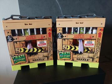 2 stuks  (Sizzle)  CRATE CREATURES. beschikbaar voor biedingen