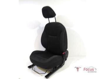 Stoel rechts van een Peugeot 208 beschikbaar voor biedingen