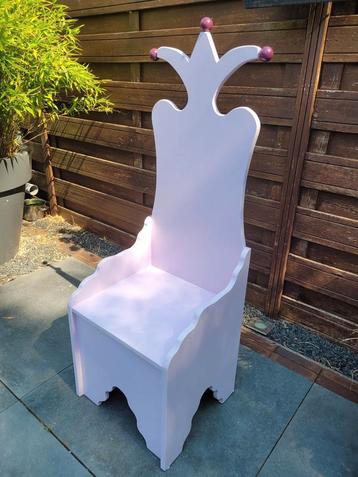 Stevige handgemaakte houten prinsessenstoel!  beschikbaar voor biedingen